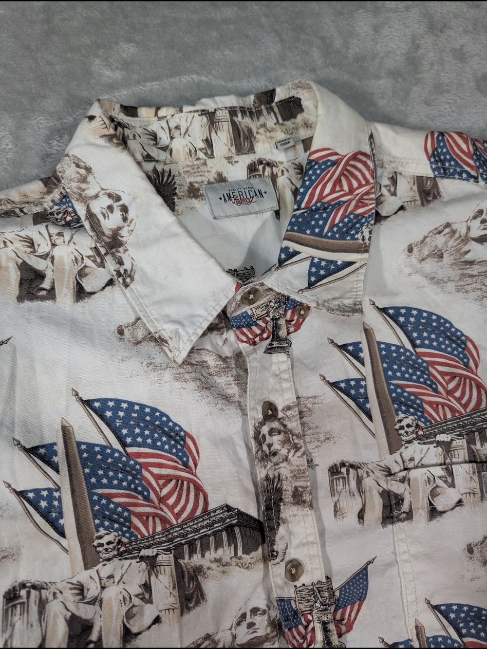 Men's XL American Legacy Short Sleeve Button-Down Shirt
